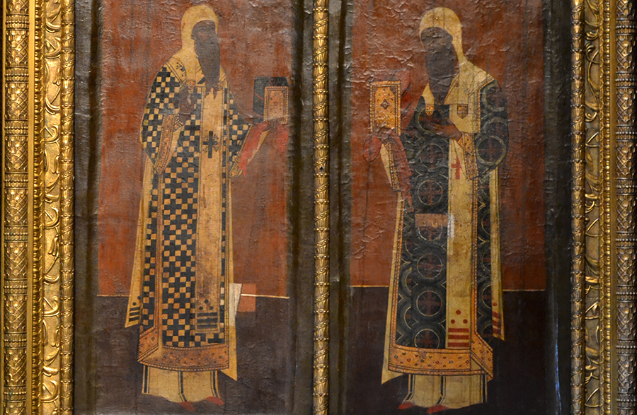 Иконы над мощами святителей Киприана и Фотия в Успенском соборе Московского Кремля.