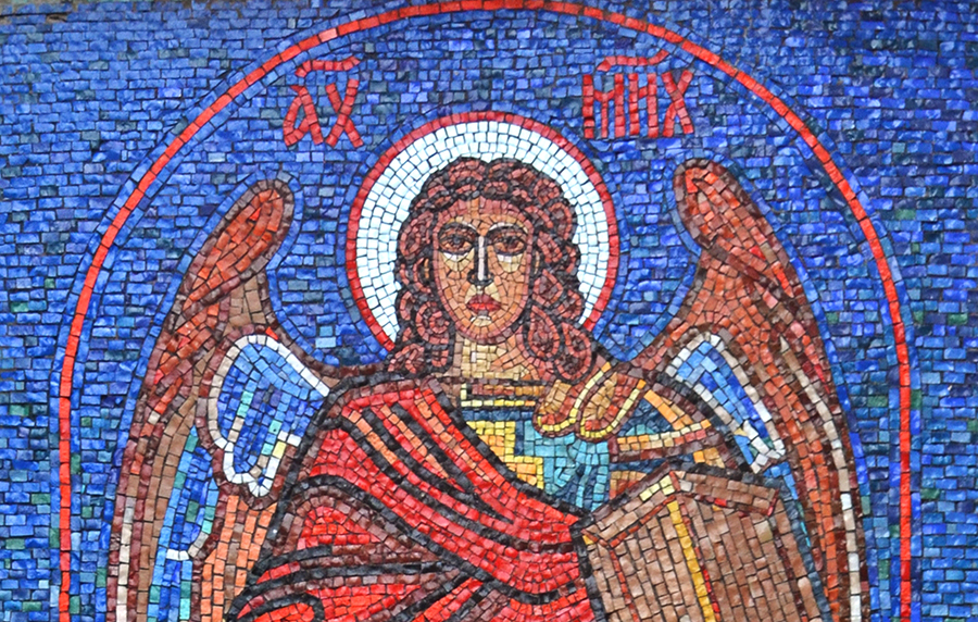 Архистратиг Михаил, мозаичная икона храма Архистратига Михаила в Тропарево, Москва.